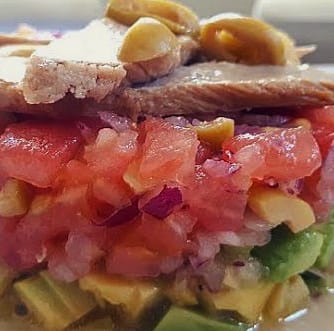 Tartar de tomate con aguacate y ventresca